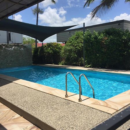 Country Plaza Motor Inn Mackay Dış mekan fotoğraf