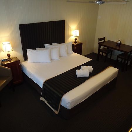 Country Plaza Motor Inn Mackay Oda fotoğraf