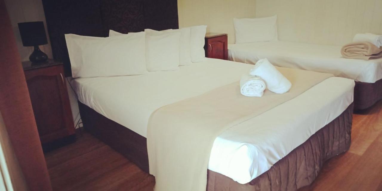 Country Plaza Motor Inn Mackay Dış mekan fotoğraf
