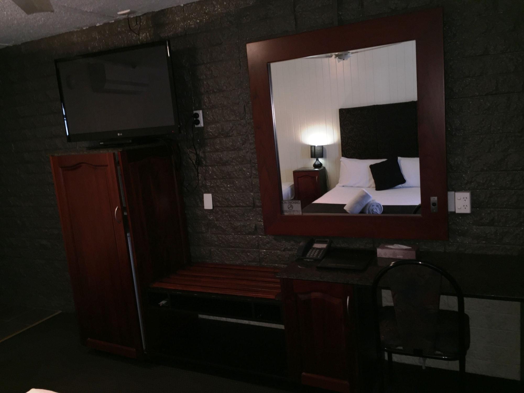 Country Plaza Motor Inn Mackay Dış mekan fotoğraf