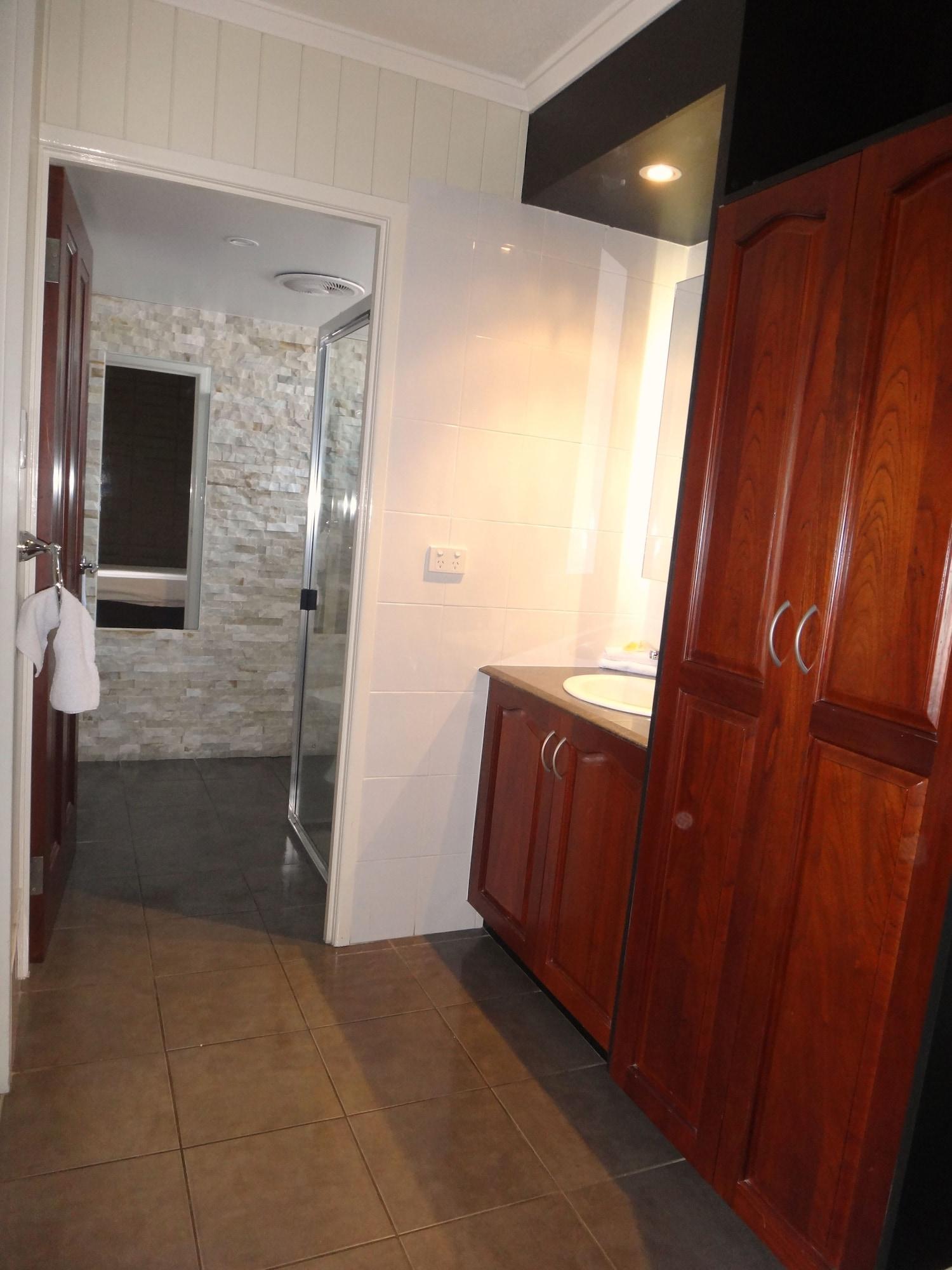 Country Plaza Motor Inn Mackay Dış mekan fotoğraf