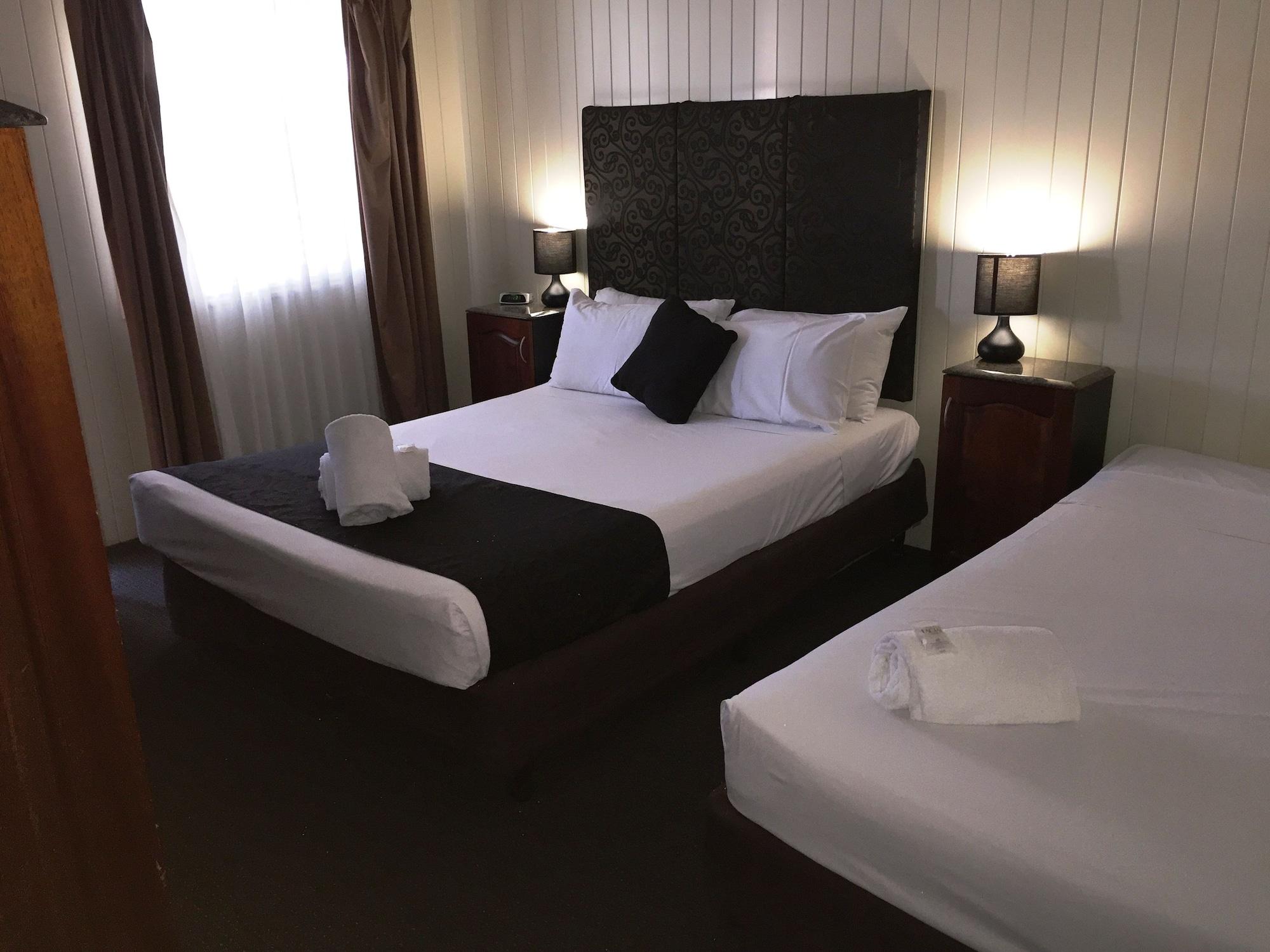 Country Plaza Motor Inn Mackay Dış mekan fotoğraf