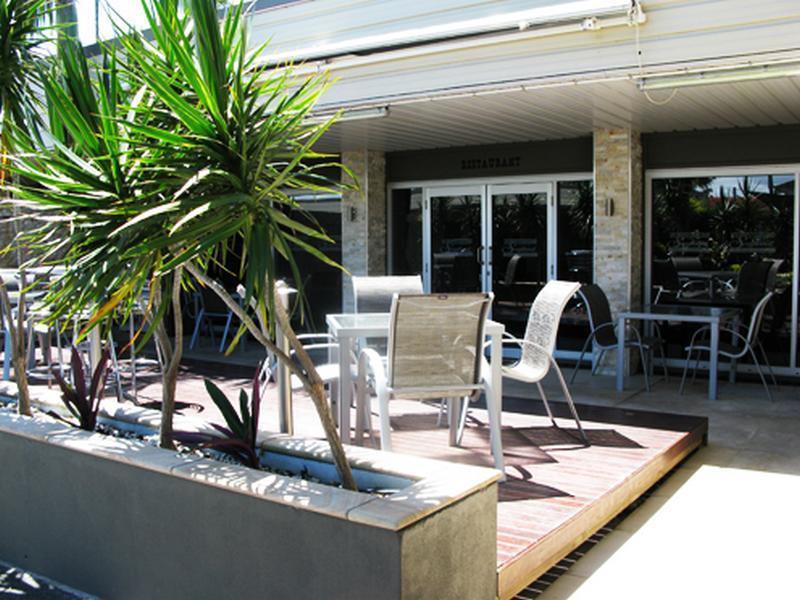 Country Plaza Motor Inn Mackay Dış mekan fotoğraf