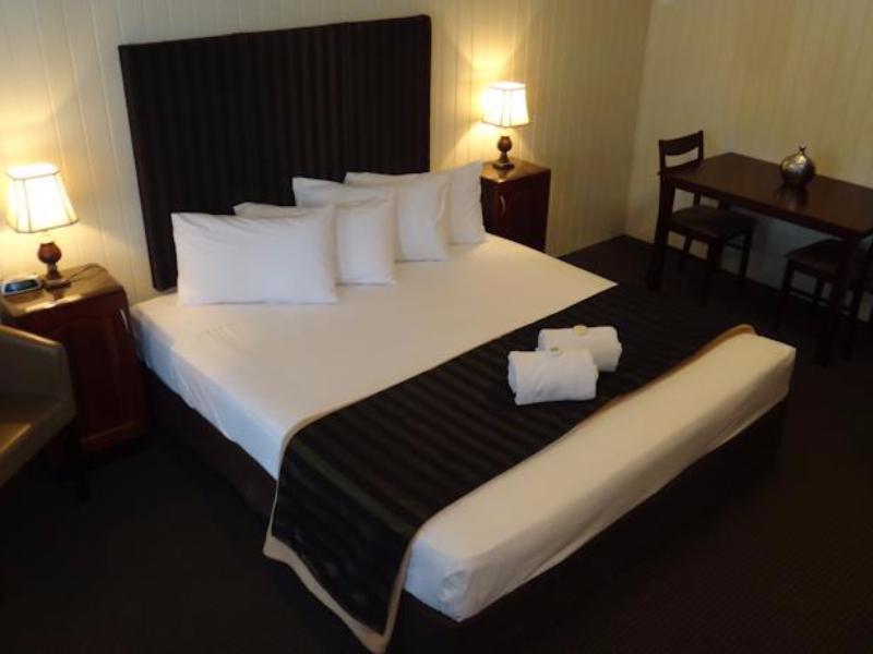 Country Plaza Motor Inn Mackay Dış mekan fotoğraf