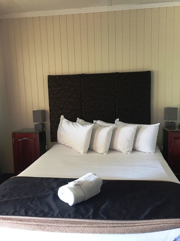 Country Plaza Motor Inn Mackay Dış mekan fotoğraf